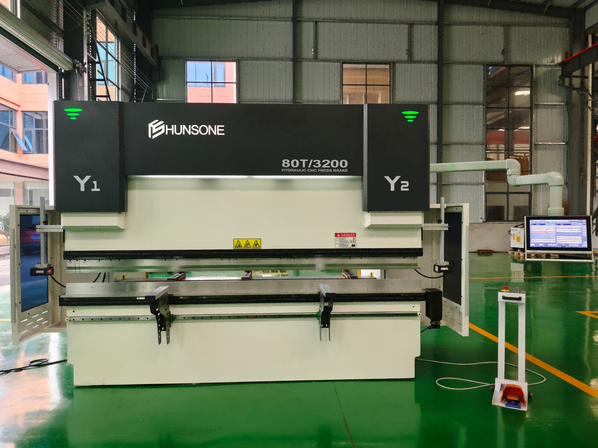 China Hybrid Servo Press Brake Advances Precision Metal Bending